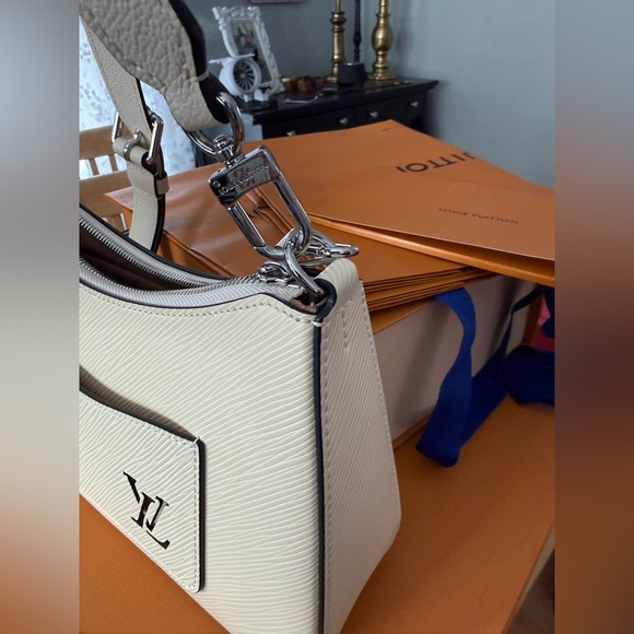 Shoulder Bag - Picture 3 of 6